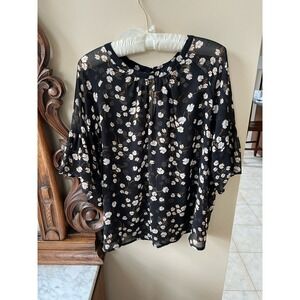 Ava & Viv Black and white Floral Bell Sleeve Blouse
